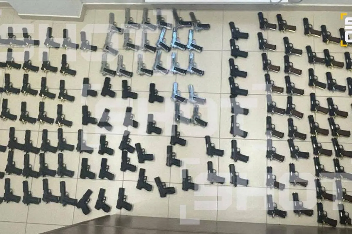 Таможенники задержали партию из 153 пистолетов на границе с Грузией