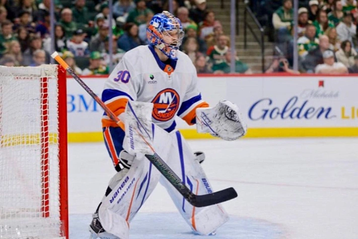 НХЛ 35 сэйвов Сорокина и достижение Баклунда