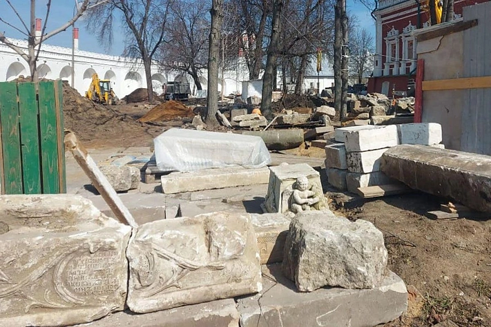Старинное захоронение нашли археологи на территории Новодевичьего монастыря