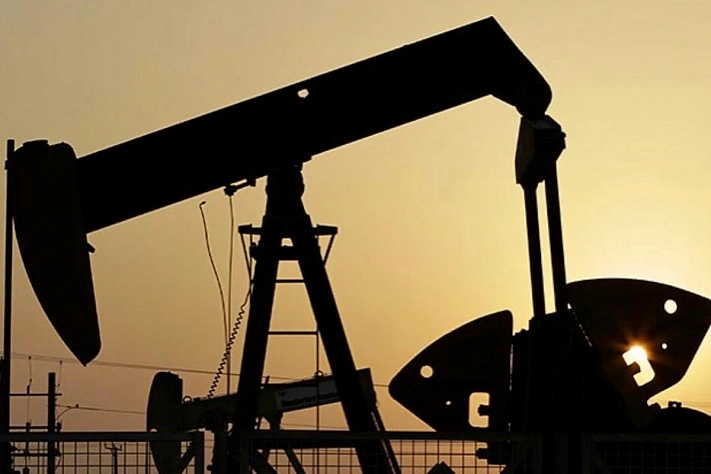 Нефть уходит вниз на фоне сделки по Газе и жёстких сигналов в споре США–Китай