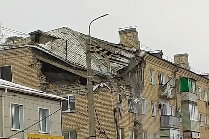 В Волгоградской области после взрыва газа из-под завалов спасли человека