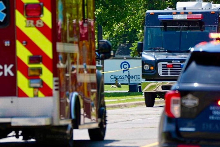 В Мичигане автомобиль протаранил синагогу на фоне стрельбы