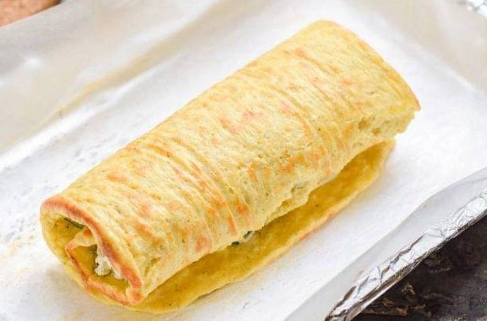 Сочный картофельный рулет с курицей и грибами