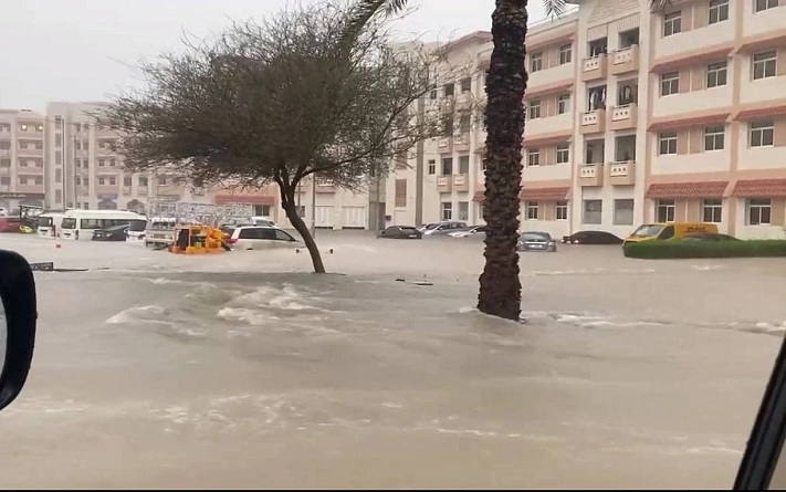 На ОАЭ обрушился небывалый шторм