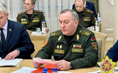 Беларусь готовит правовую базу для введения военного положения
