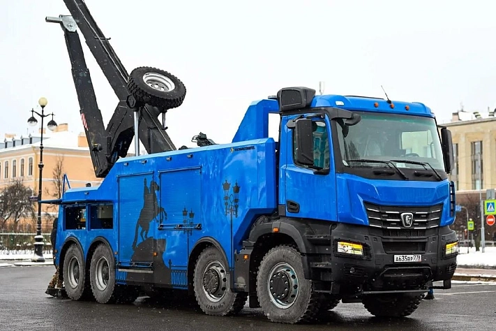 В Санкт-Петербурге построили первый российский тяжёлый эвакуатор