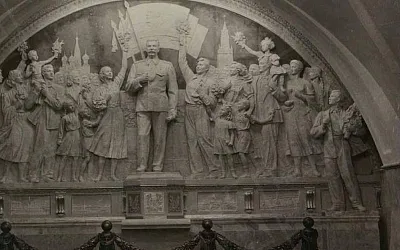 Исторический барельеф со Сталиным воссоздают на станции метро «Таганская»