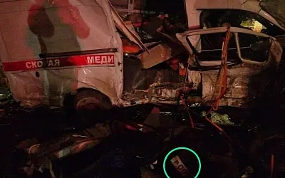 Трагедия в Белгороде: BMW X7 на полной скорости врезался в машину скорой помощи