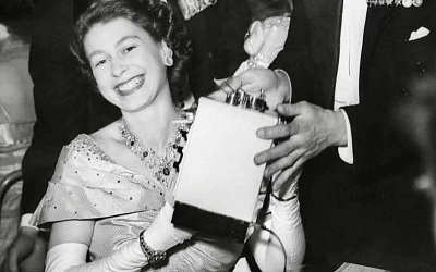 Как принцесса Елизавета блистала на балу цветов в 1950 году
