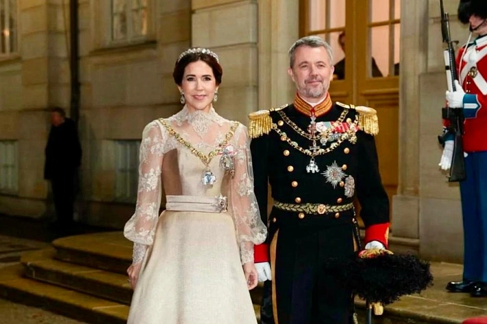 Новогодний гала-ужин в Амалиенборге показал стиль Дании