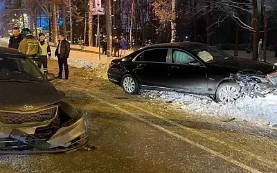 Рэпер Баста попал в аварию