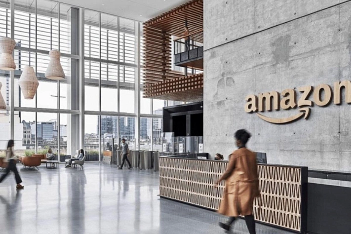 теперь Amazon  режет офисы