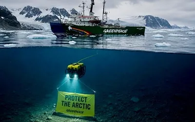 Greenpeace опустил протест на глубину 2300 метров