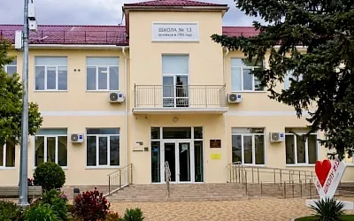 В Севастополе рухнул балкон школы