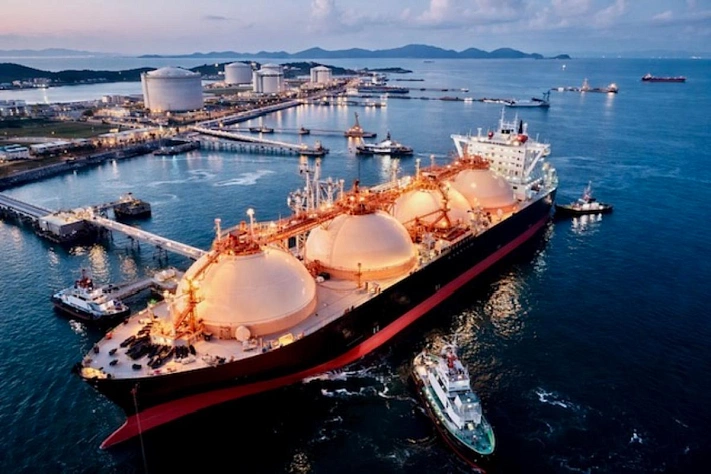 Россия готова перенаправить часть поставок СПГ из Европы на азиатские рынки
