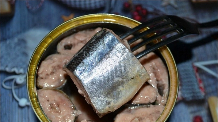 В Роскачестве назвали лучшие марки консервированной сайры