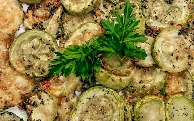 Кабачки, запечённые с грибами и копчёным сыром