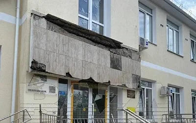 В школе Севастополя рухнул балкон с выпускниками