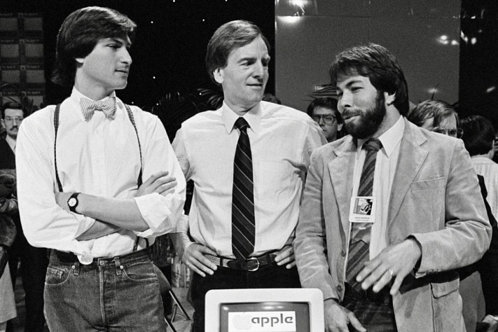 Первые документы Apple выставят на аукцион за миллионы