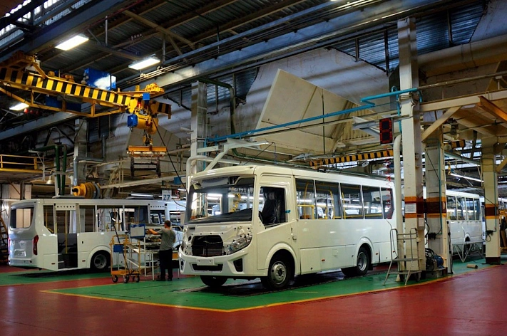 В России в апреле резко упали продажи новых автобусов