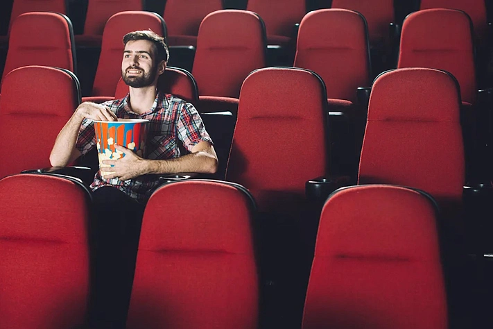 Кинотеатры призвали отказаться от показов иностранных фильмов на майские праздники