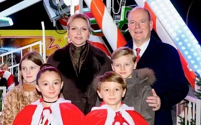 Княжеская семья Монако открыла рождественскую ярмарку в порту