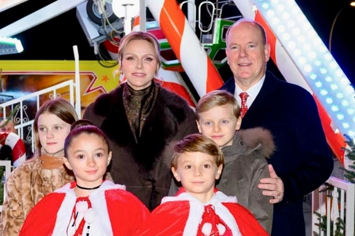 Княжеская семья Монако открыла рождественскую ярмарку в порту