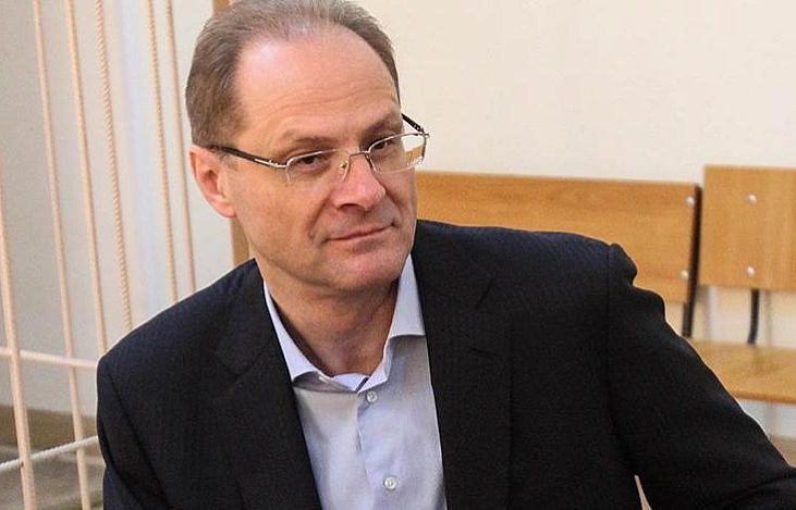 Новосибирский экс-губернатор добился компенсации