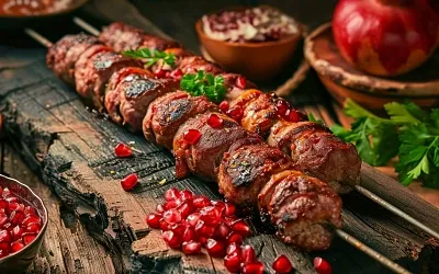  Три маринада для первомайского шашлыка, которые сделают блюдо менее жирным
