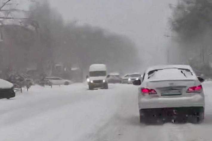 Сильная метель парализовала Восточный Казахстан