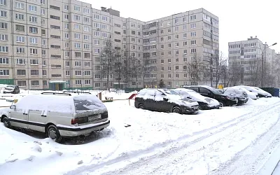 Как парковать машину зимой на ночь