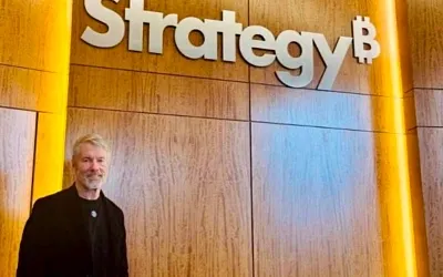Google меняет курс, Трамп создаёт фонд, а MicroStrategy теряет «Micro»: главные IT-новости недели