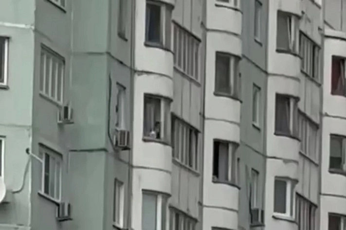 В Москве бабушка спасла внука от падения с 12 этажа