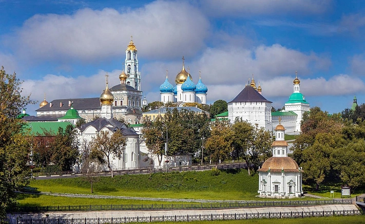 Монахи Троице-Сергиевой лавры будут выпускать пиво и вазелин