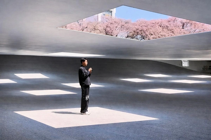 Здание в Японии, которое работает не как офис, а как пауза для головы