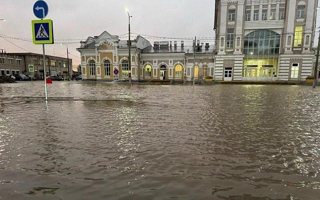Череповец парализовало рекордным ливнем