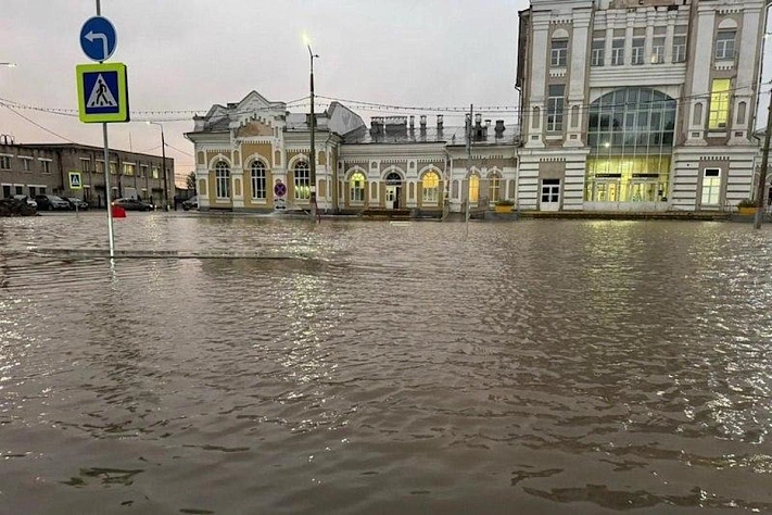 Череповец парализовало рекордным ливнем