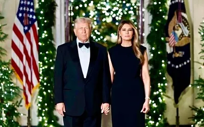 Трампы и их рождественский портрет