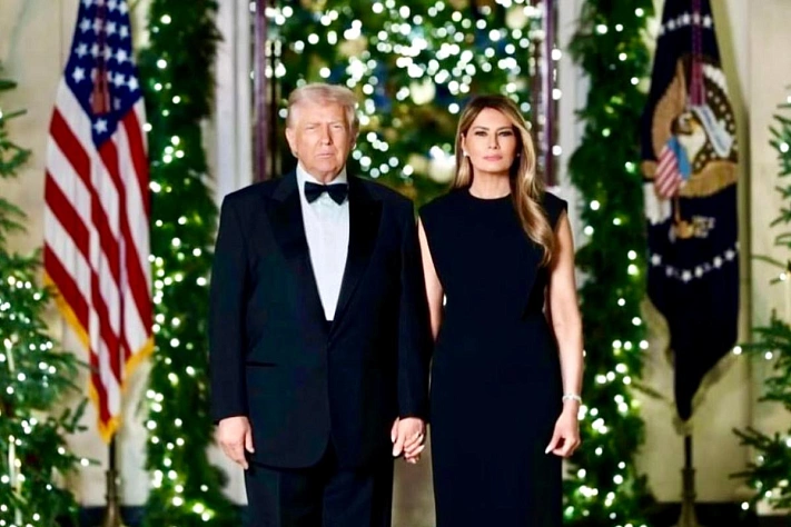 Трампы и их рождественский портрет