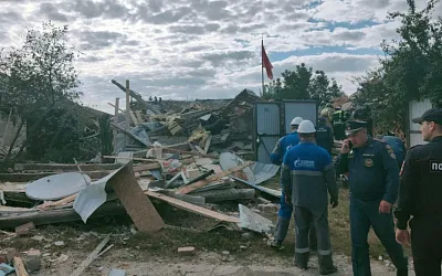 Мужчина, взорвавший свой дом при обыске, умер в больнице