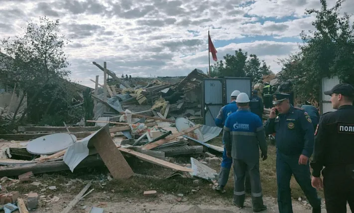 Мужчина, взорвавший свой дом при обыске, умер в больнице