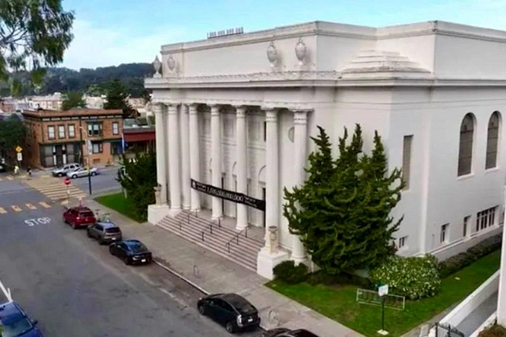 Древняя церковь, в которой хранят триллион страниц