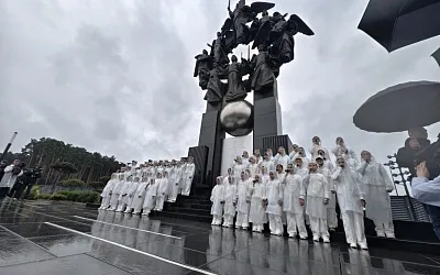 В Екатеринбурге открыли один из самых высоких православных памятников России