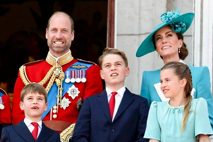 Trooping the Colour: Принцесса Кэтрин вернулась в голубом — и задала новый тон