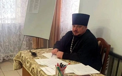 Настоятеля обвинили в краже икон у епископа