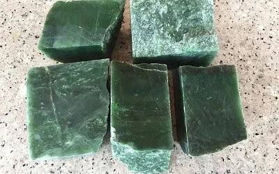 Россиянин пытался реализовать крупную партию полудрагоценного камня незаконным путем Правоохранители задержали преступника
