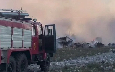 Пожар на заводе пиротехники в Кубринске