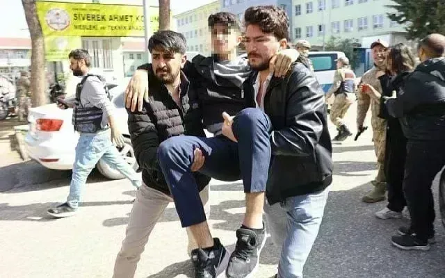 В Турции 17-летний юноша открыл стрельбу в школе