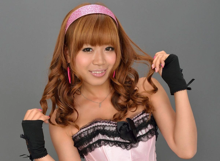 Популярная японская певица обратилась к фанатам с необычной просьбой